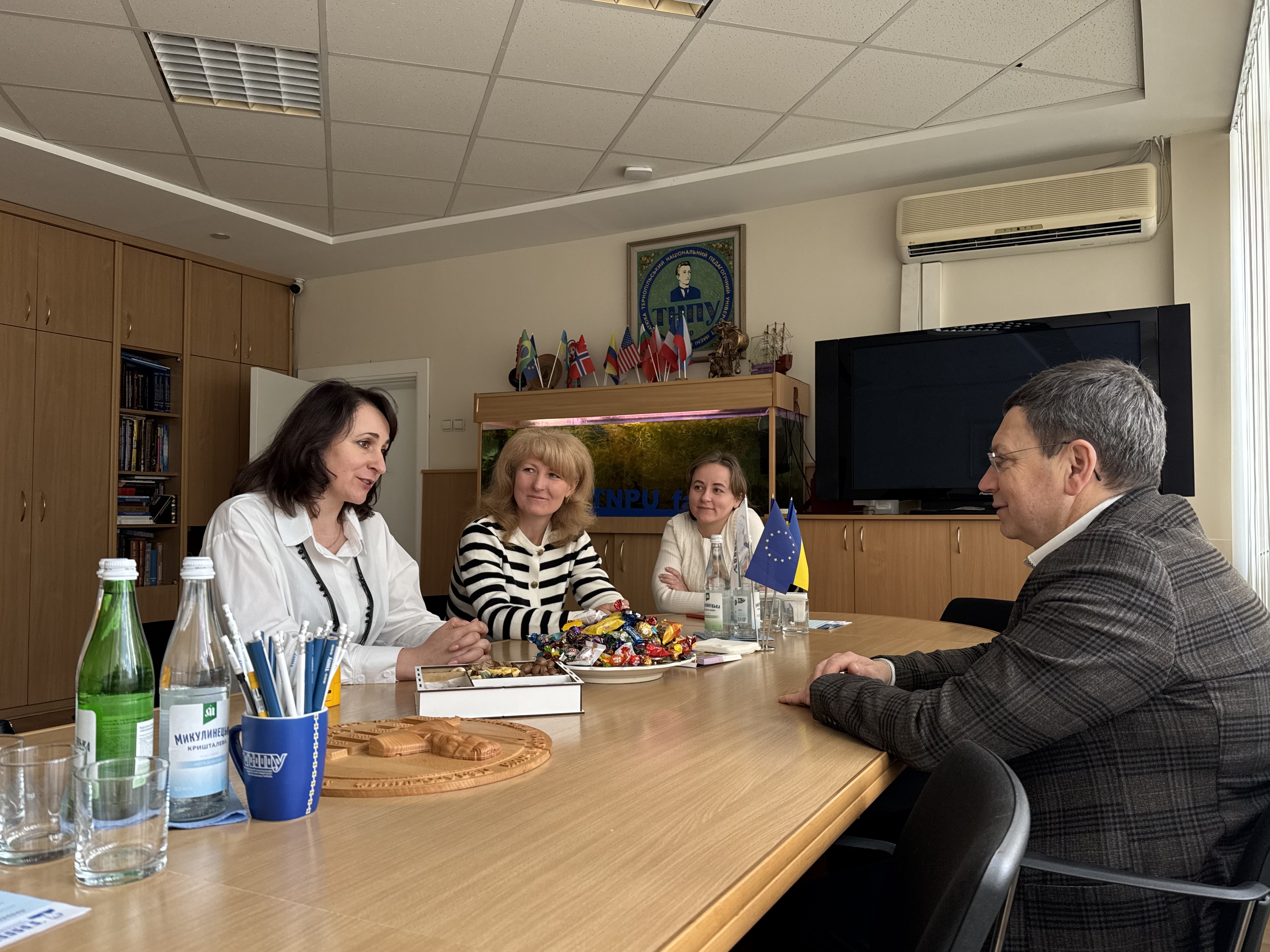 Kadr z obhovorennia detalei spivpratsi TNPU ta IT Step School 2 